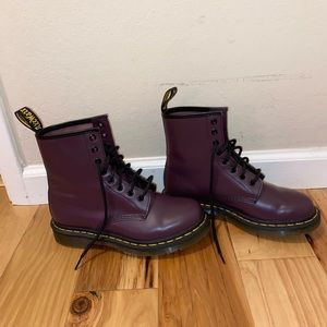 1460 Women’s Smooth Leather Lace Up Dr. Martens